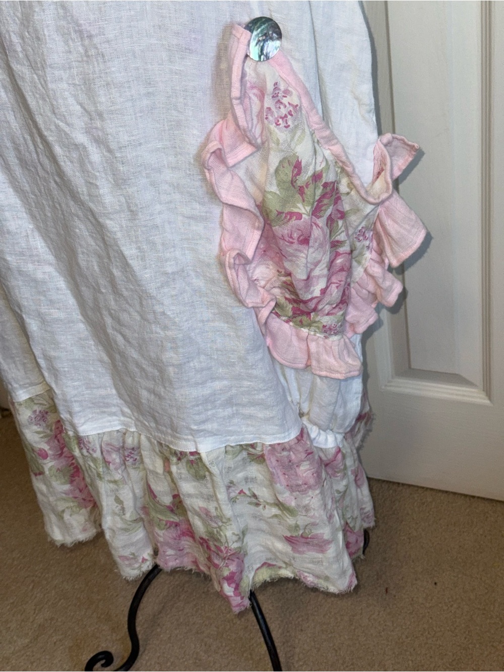 Italian 100% linen Lagenlook White Maxi dress pink floral ruffle pockets. Large - Picture 8 of 11
